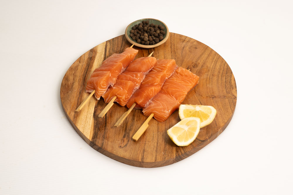 שיפודי סלמון טרי (6 שיפודים במגש)